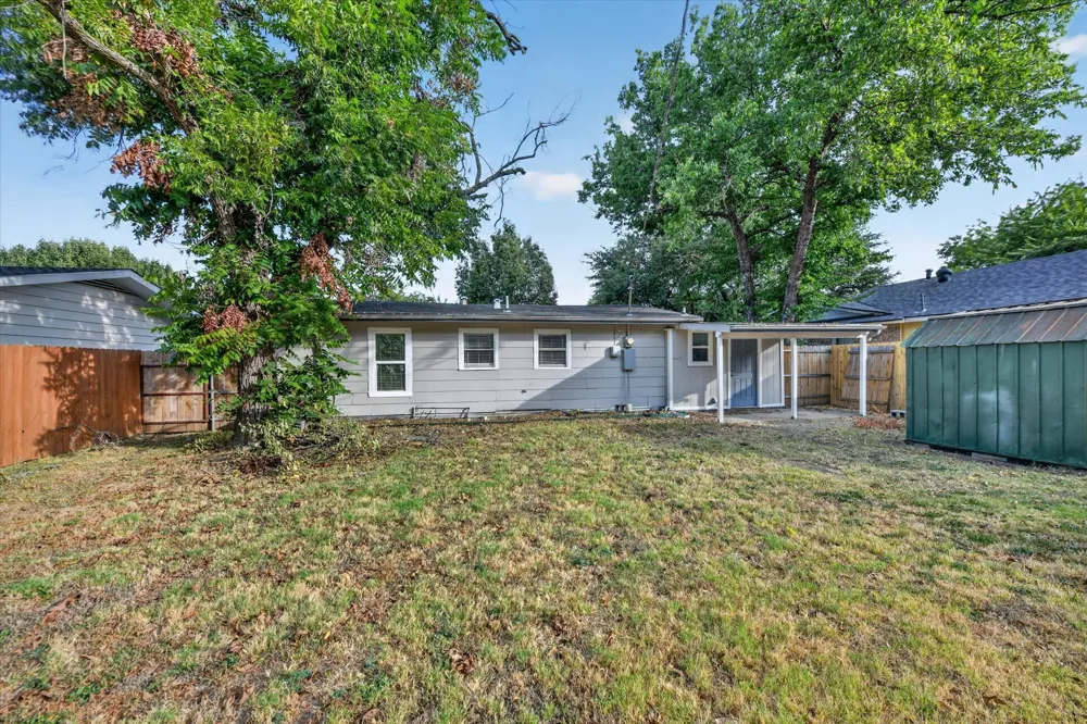 906 Euclid Street Cleburne, TX 76033