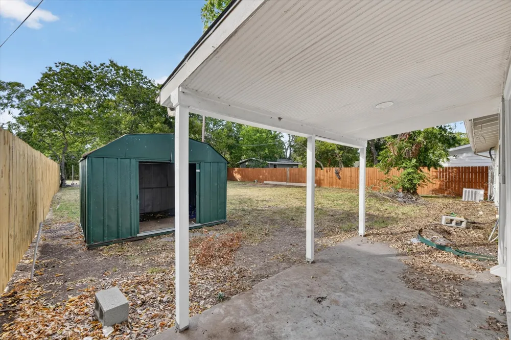 906 Euclid Street Cleburne, TX 76033