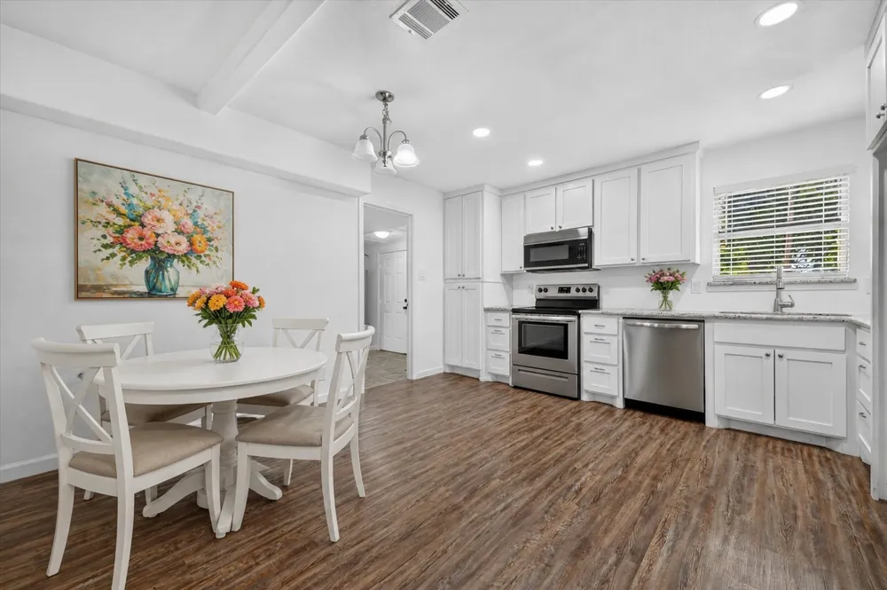 906 Euclid Street Cleburne, TX 76033