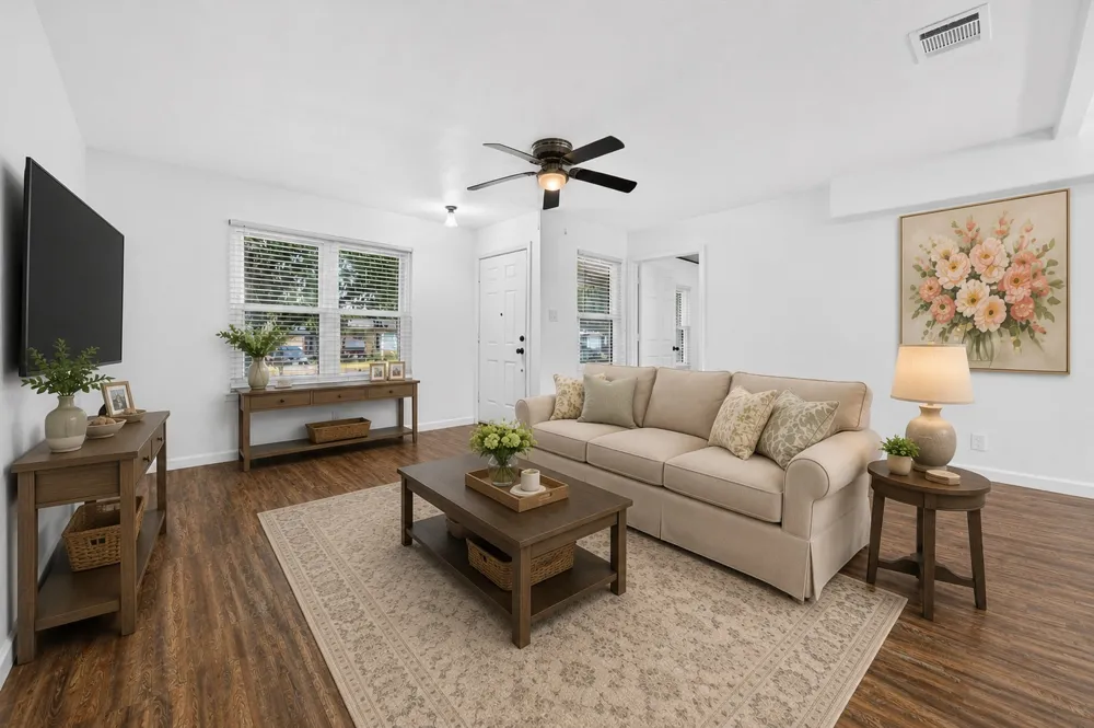 906 Euclid Street Cleburne, TX 76033