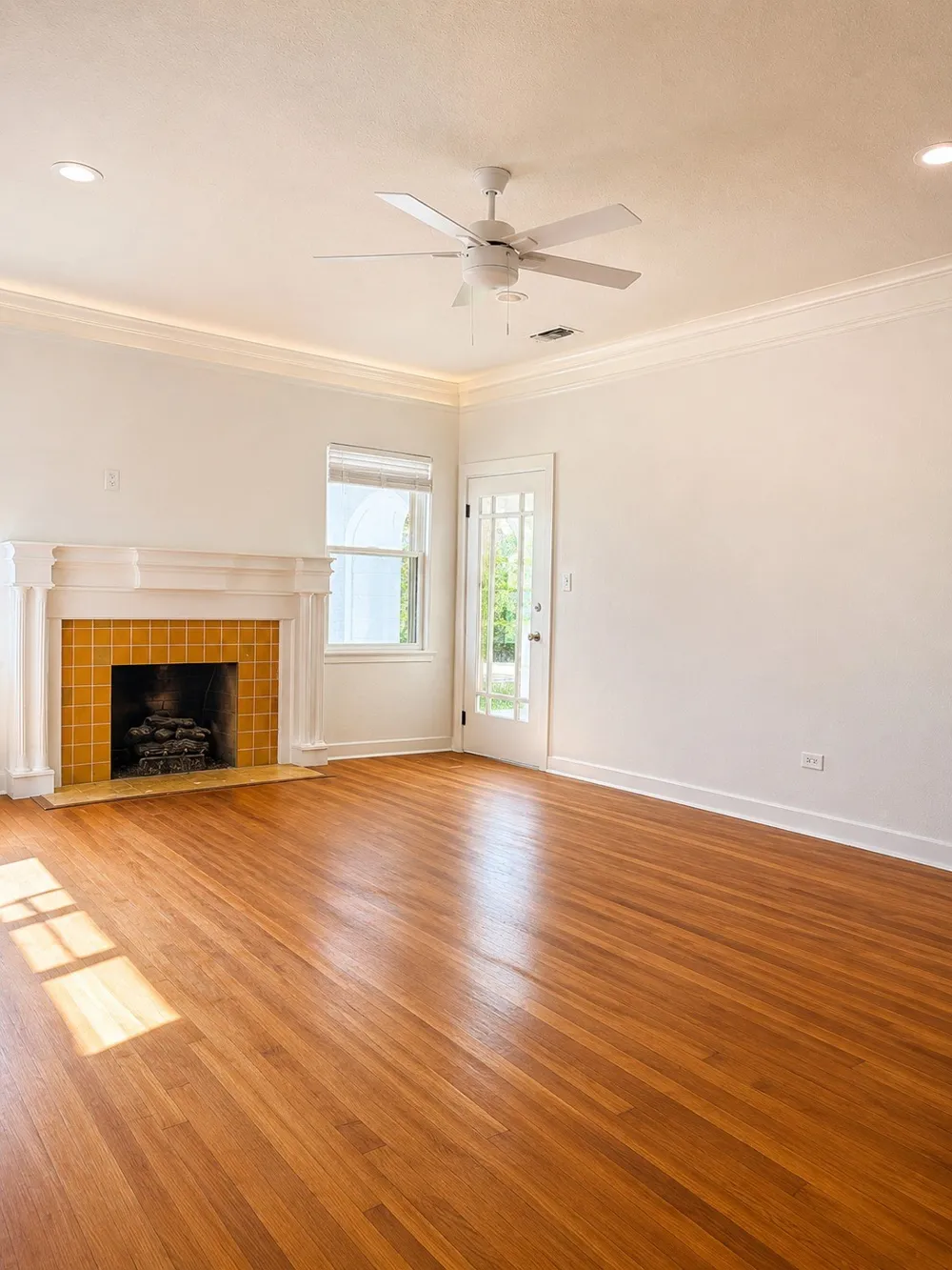 3252 S University Drive Fort Worth, TX 76109