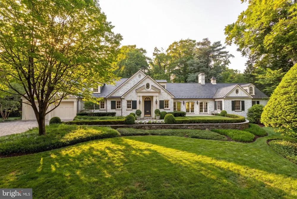 4940 INDIAN LANE NW Washington, DC 20016