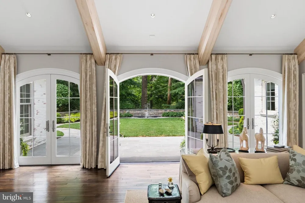 4940 INDIAN LANE NW Washington, DC 20016