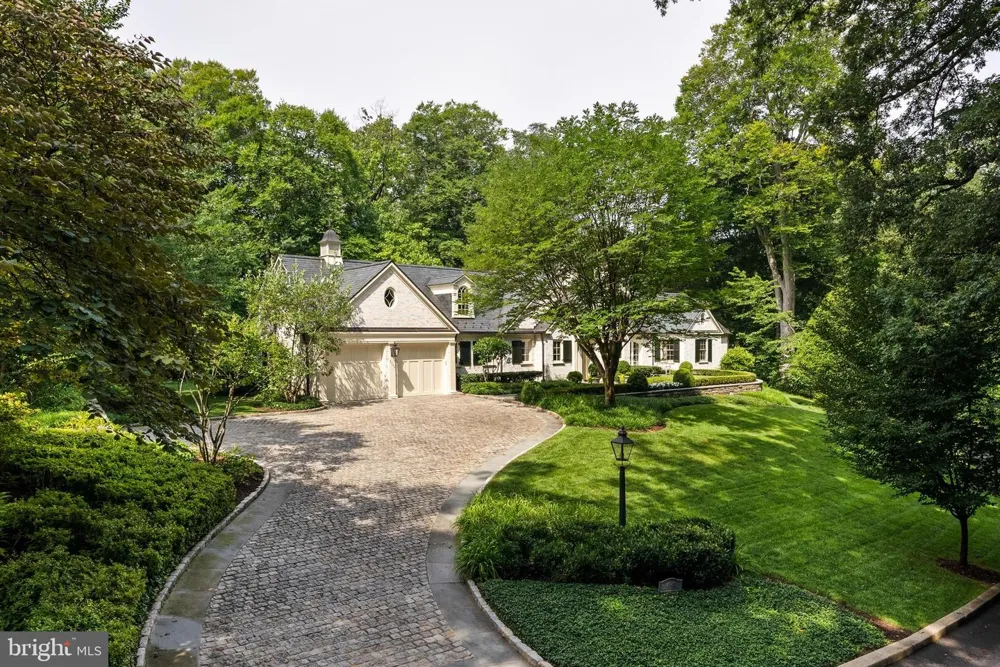 4940 INDIAN LANE NW Washington, DC 20016