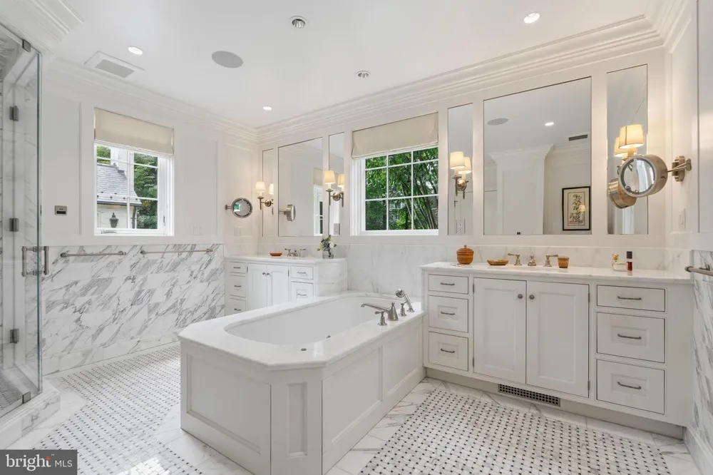4940 INDIAN LANE NW Washington, DC 20016