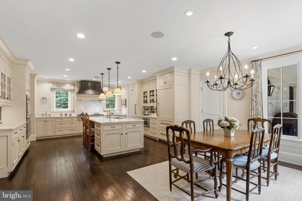4940 INDIAN LANE NW Washington, DC 20016