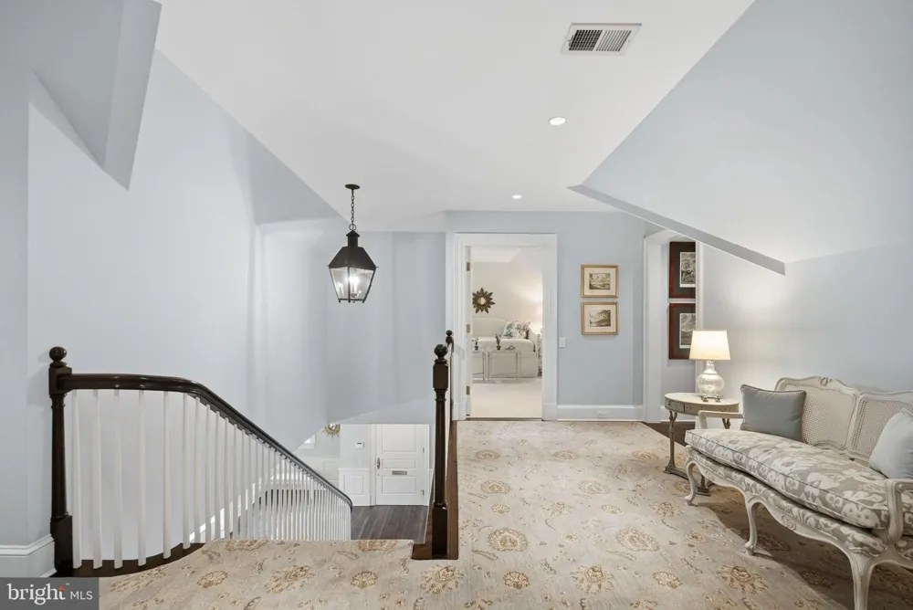 4940 INDIAN LANE NW Washington, DC 20016
