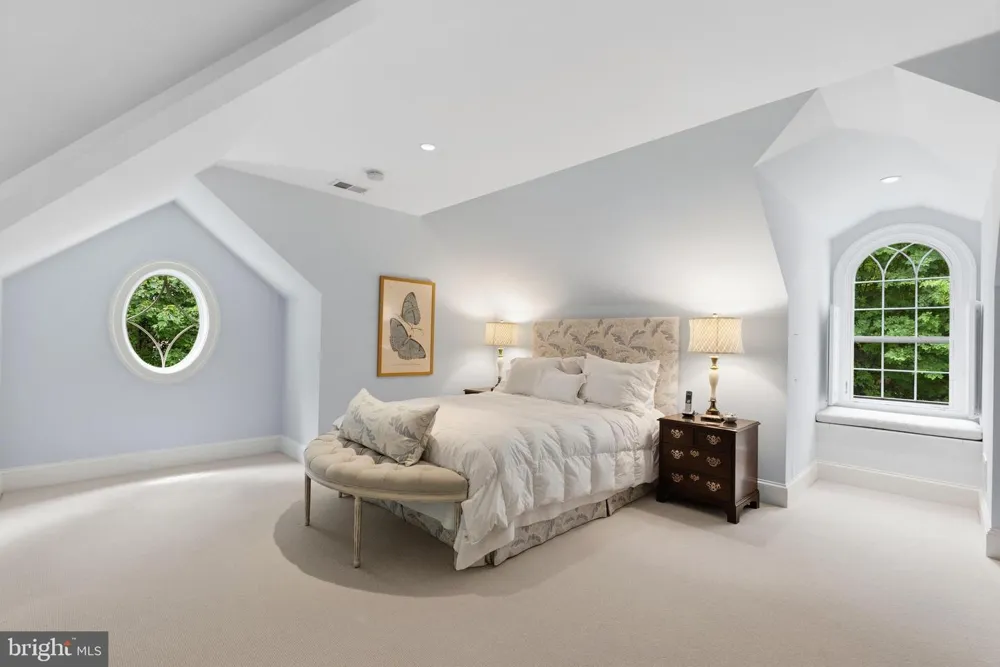 4940 INDIAN LANE NW Washington, DC 20016