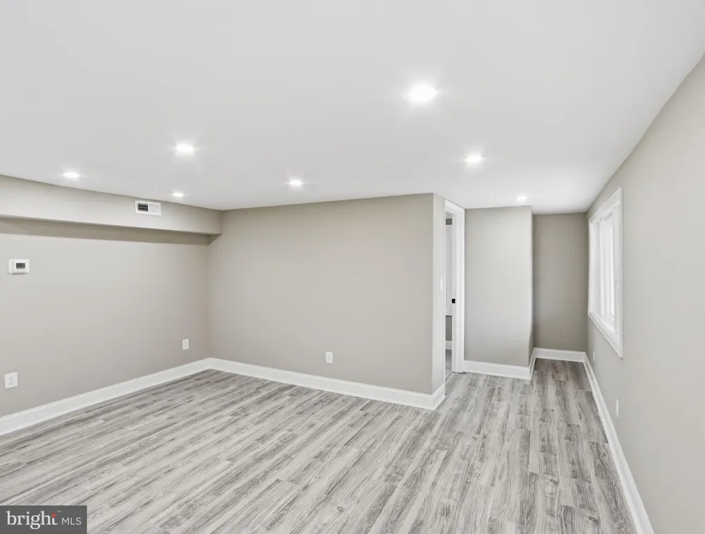 42 WINTERS LANE Baltimore, MD 21228