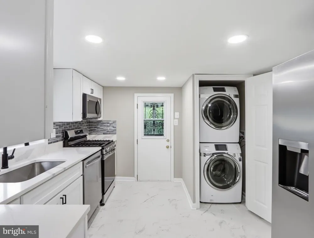 42 WINTERS LANE Baltimore, MD 21228