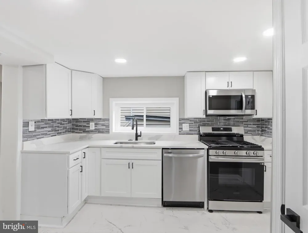 42 WINTERS LANE Baltimore, MD 21228