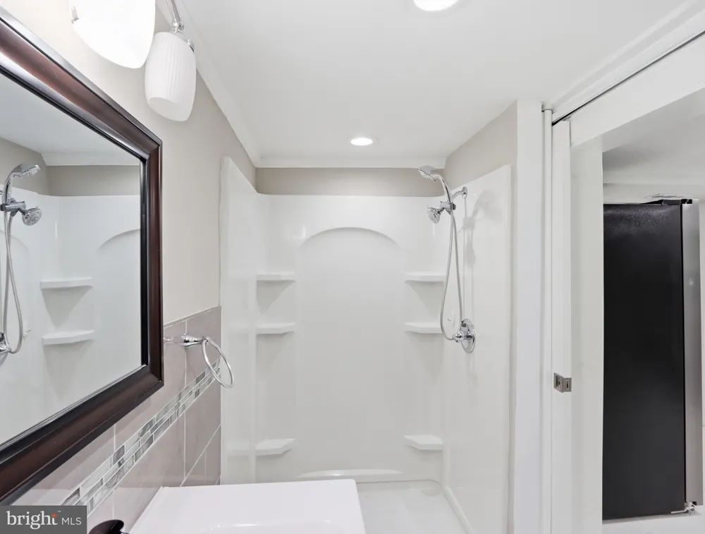 42 WINTERS LANE Baltimore, MD 21228