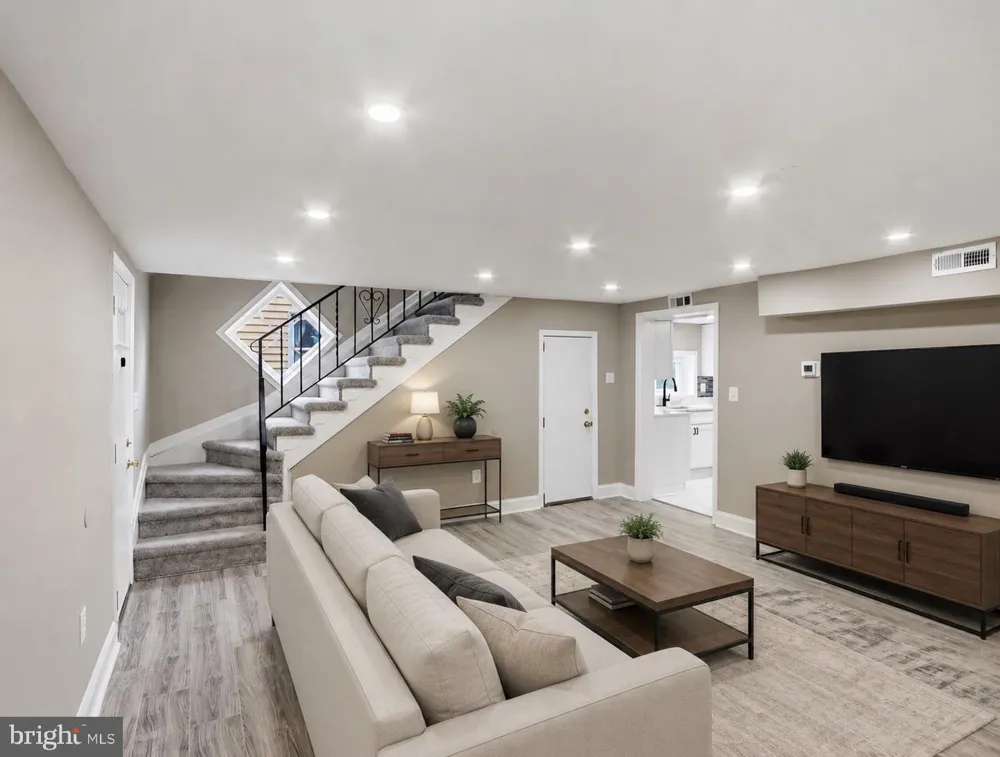 42 WINTERS LANE Baltimore, MD 21228