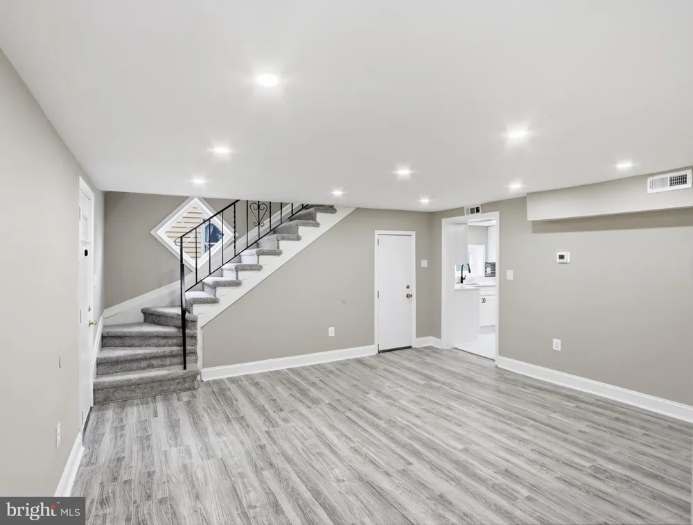 42 WINTERS LANE Baltimore, MD 21228