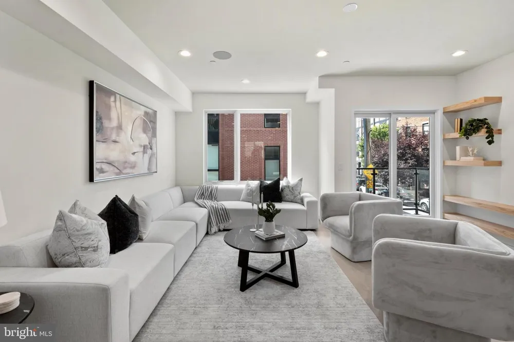 616 BRENNA WALK Philadelphia, PA 19123