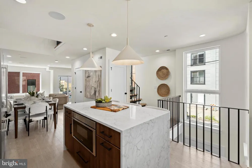 616 BRENNA WALK Philadelphia, PA 19123