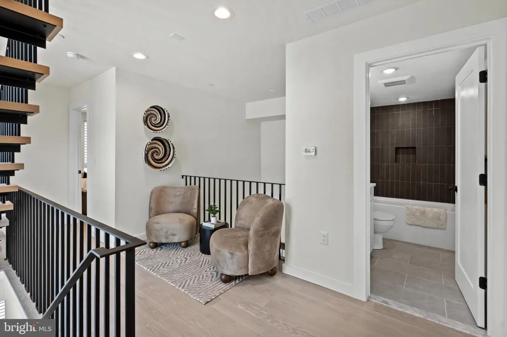 616 BRENNA WALK Philadelphia, PA 19123