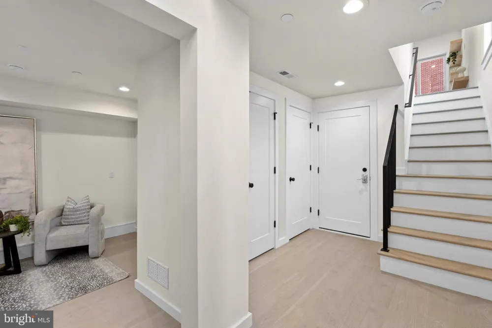 616 BRENNA WALK Philadelphia, PA 19123