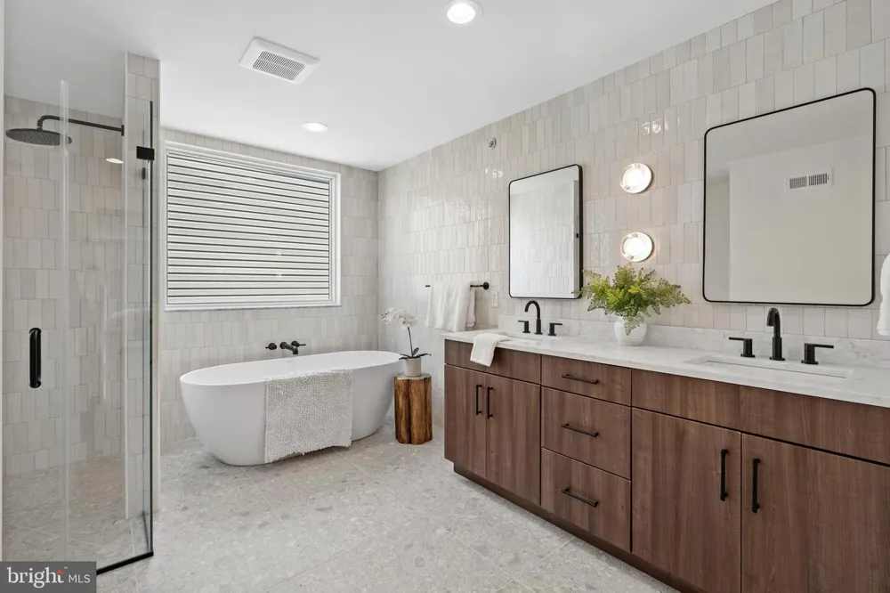 616 BRENNA WALK Philadelphia, PA 19123