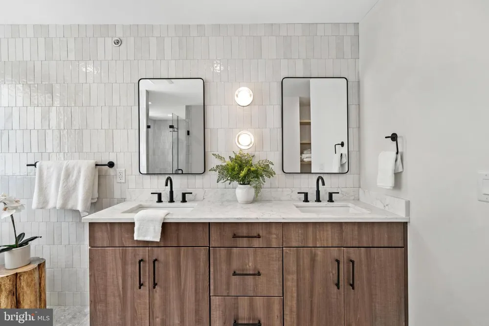 616 BRENNA WALK Philadelphia, PA 19123