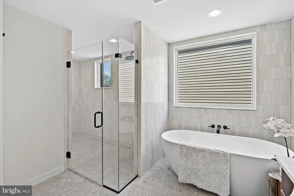 616 BRENNA WALK Philadelphia, PA 19123