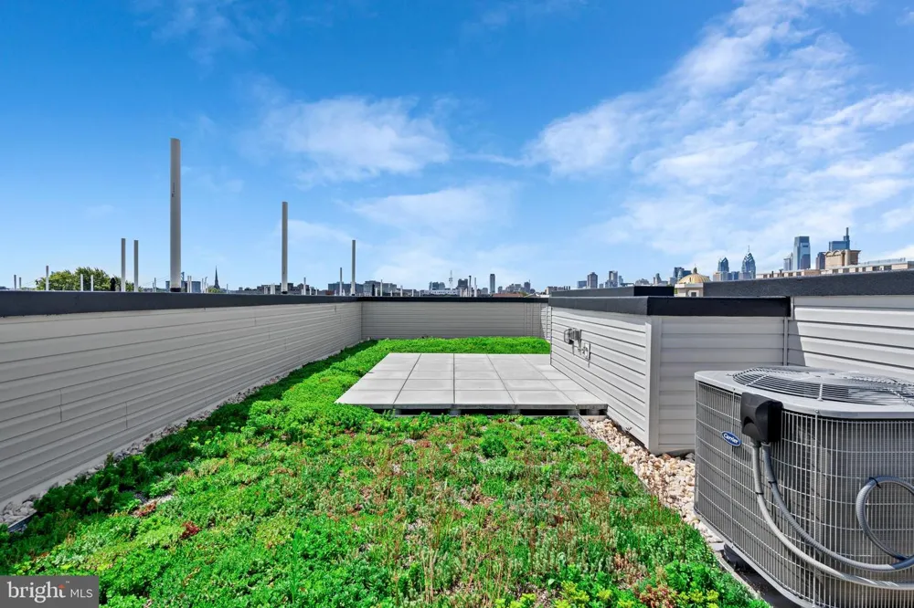 616 BRENNA WALK Philadelphia, PA 19123