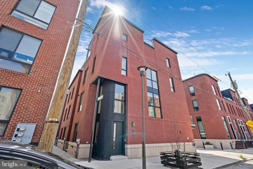 616 BRENNA WALK Philadelphia, PA 19123