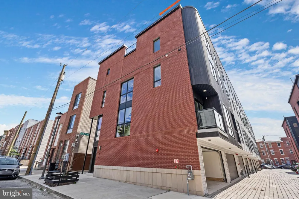 616 BRENNA WALK Philadelphia, PA 19123