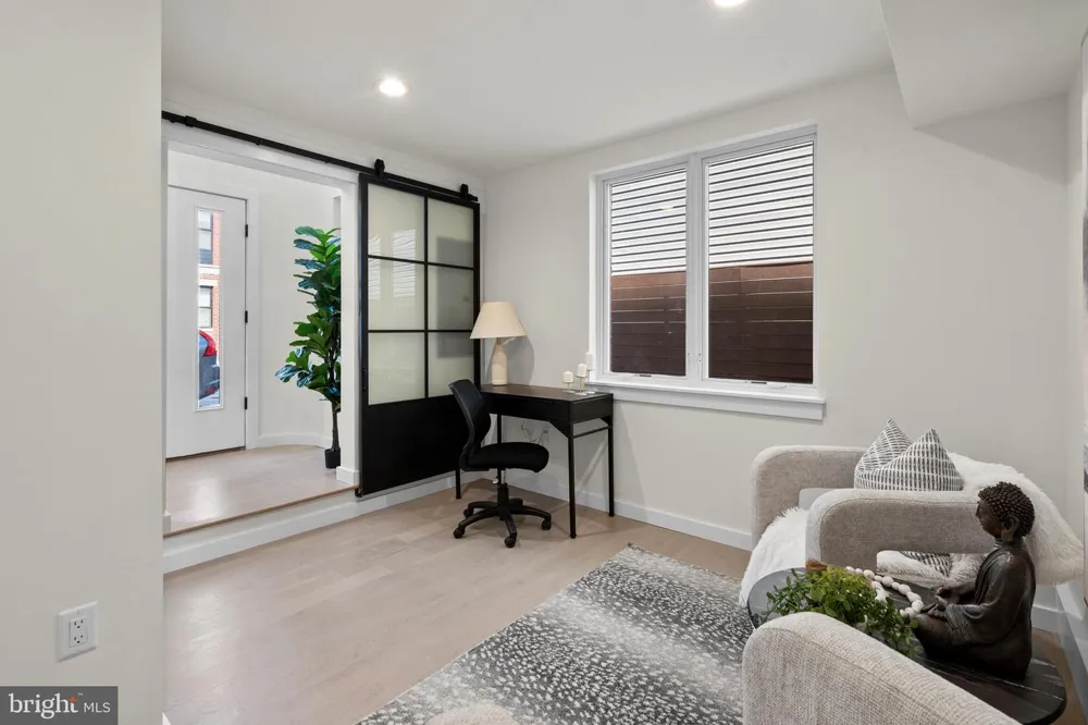 616 BRENNA WALK Philadelphia, PA 19123