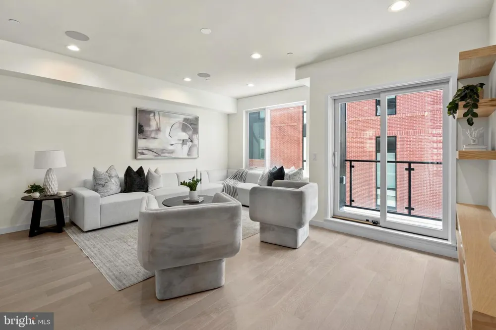 616 BRENNA WALK Philadelphia, PA 19123