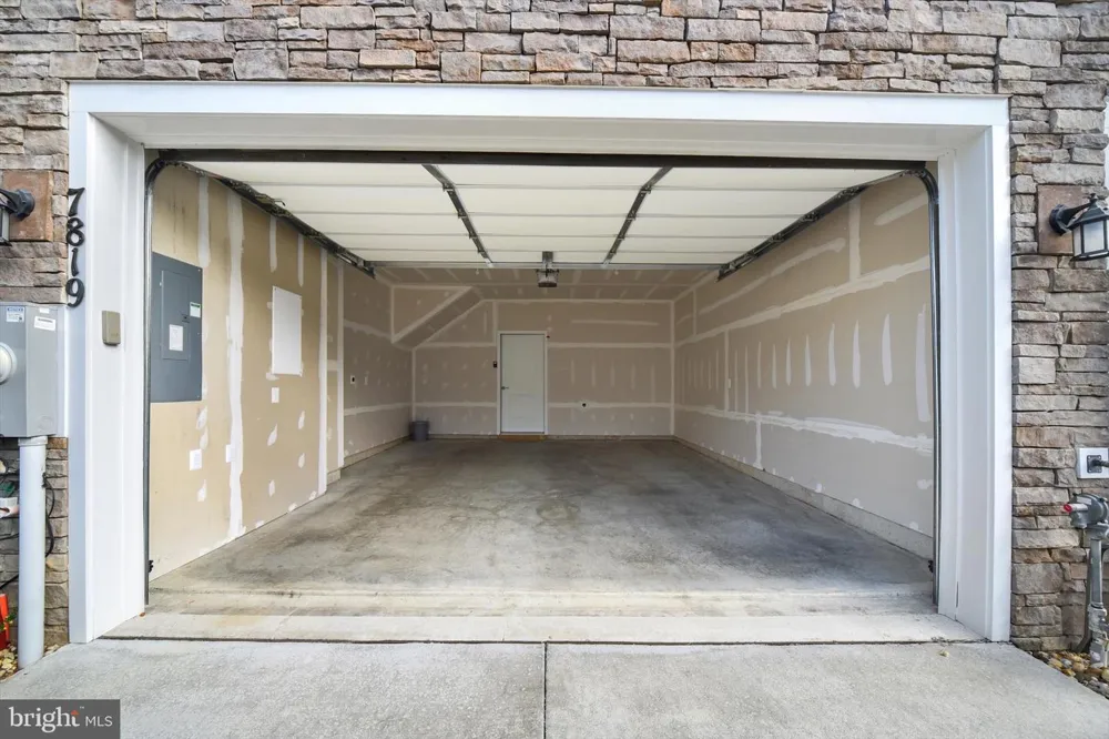 7819 WOLF RUN LANE Severn, MD 21144