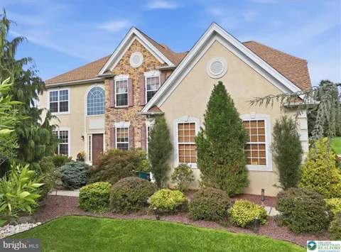 18 CREEK COURT