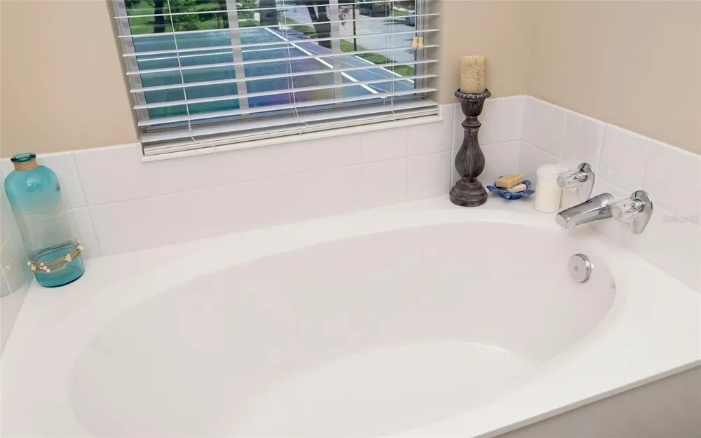 7596 ANDORA DRIVE Sarasota, FL 34238
