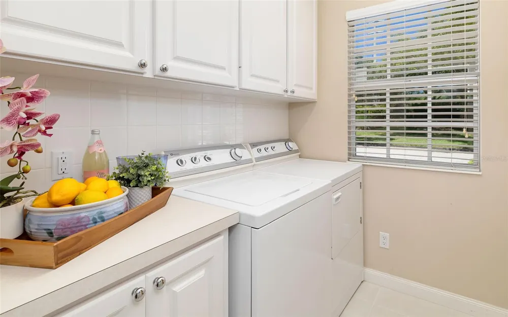 7596 ANDORA DRIVE Sarasota, FL 34238