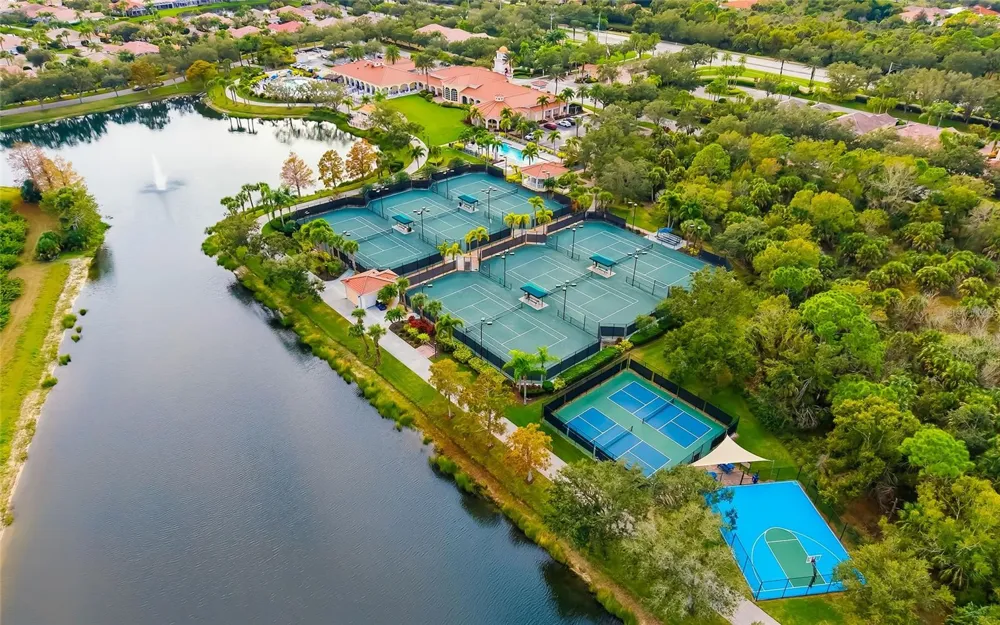 7596 ANDORA DRIVE Sarasota, FL 34238