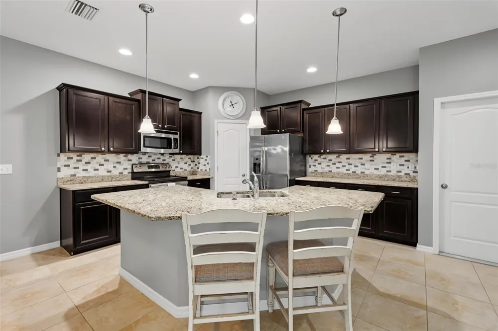 33067 WINDELSTRAW DRIVE Wesley Chapel, FL 33545