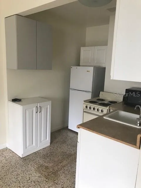 2117 BAY STREET #2 Sarasota, FL 34237