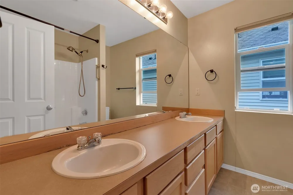 5918 Elizabeth Avenue SE Auburn, WA 98092