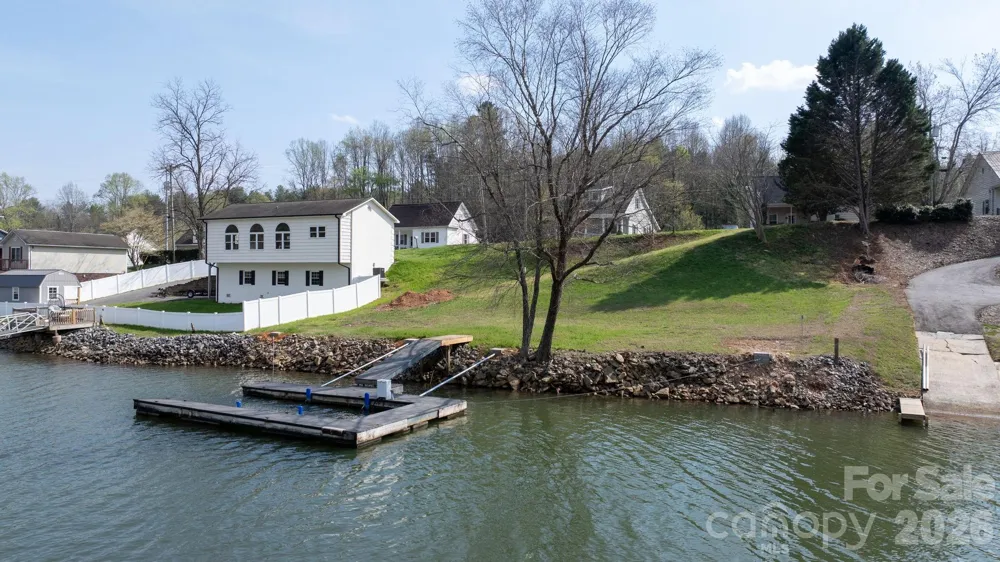 207 Catawba Avenue Hickory, NC 28601