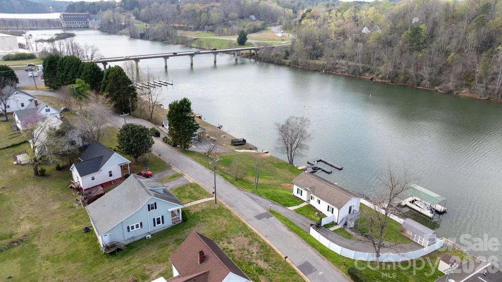 207 Catawba Avenue Hickory, NC 28601