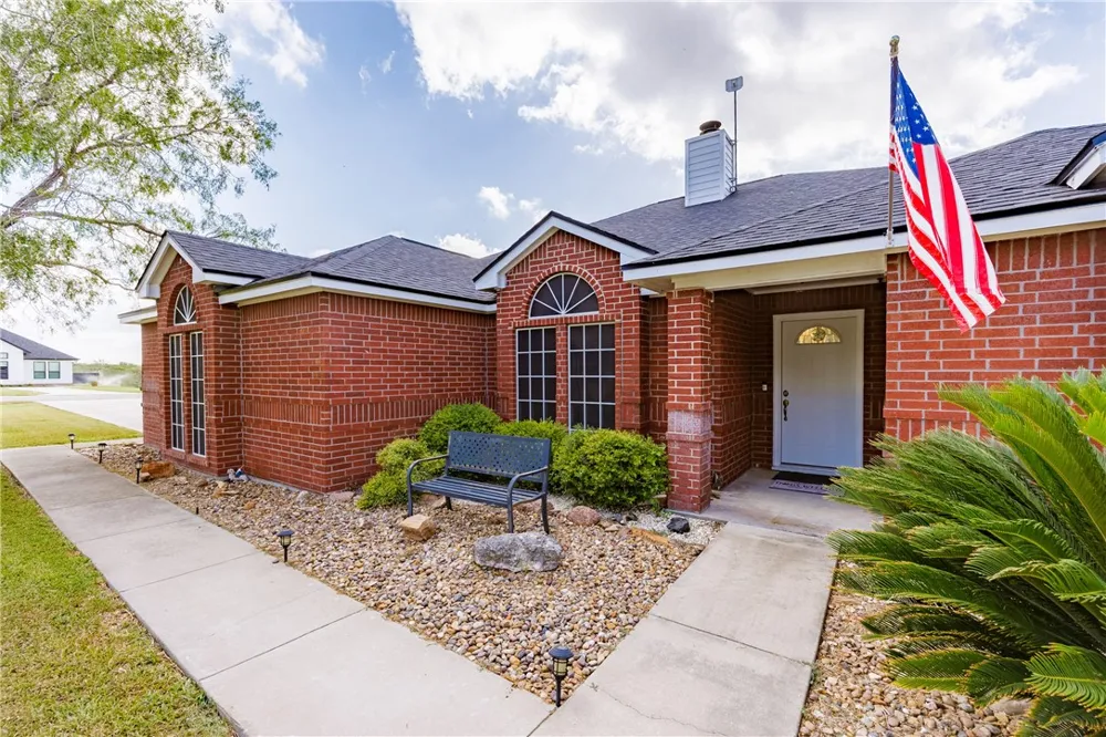 396 House Avenue Sandia, TX 78383