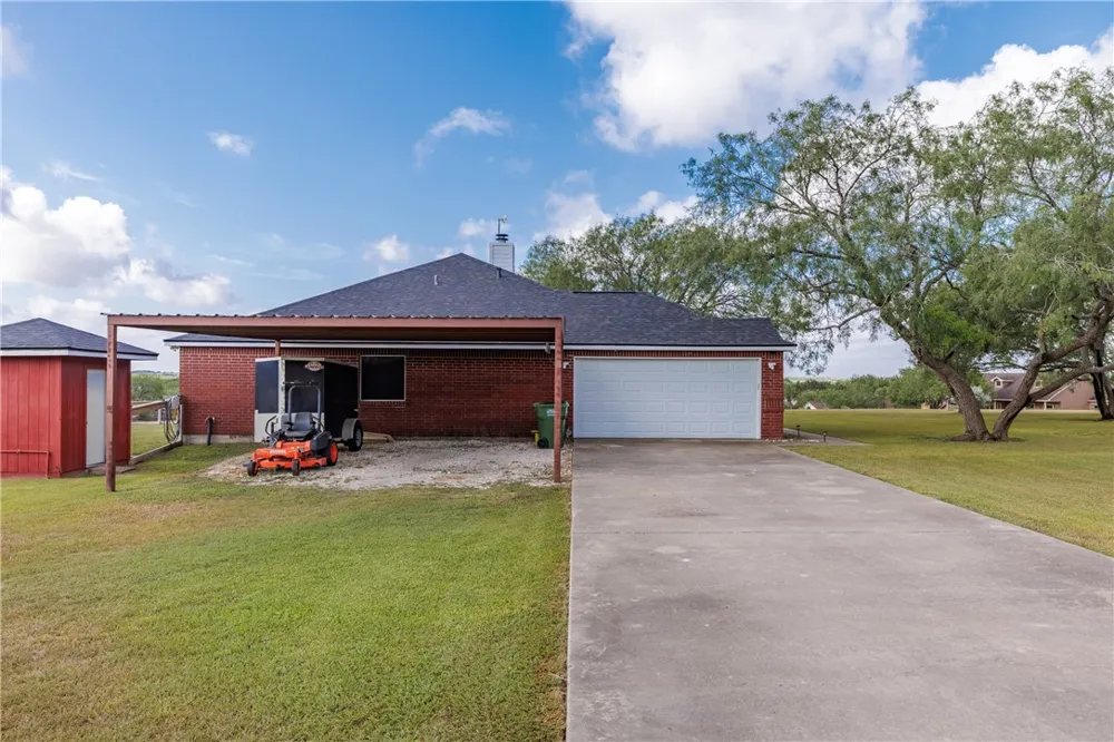 396 House Avenue Sandia, TX 78383
