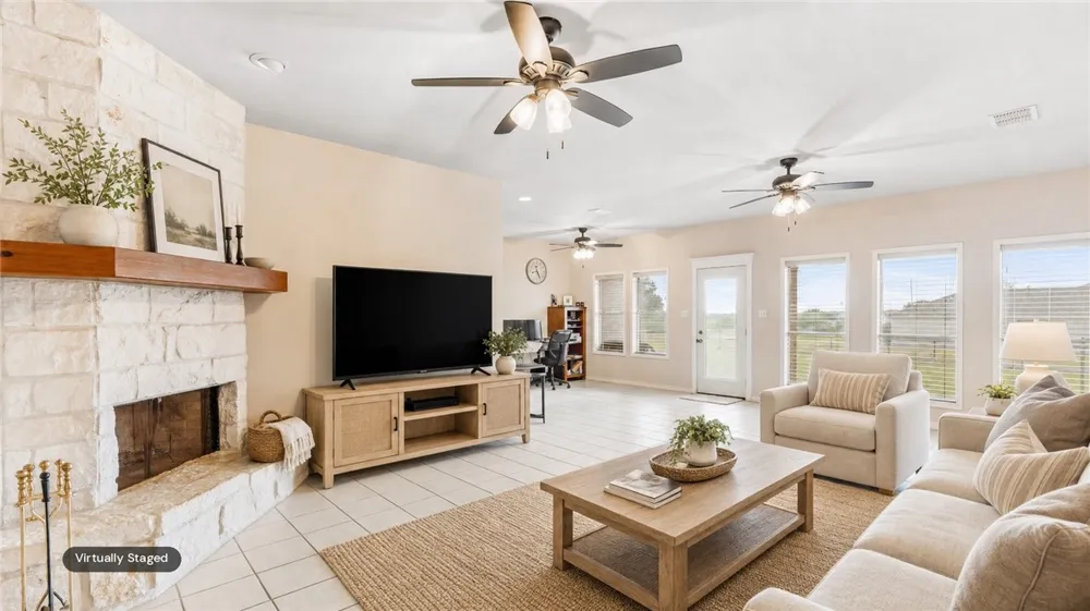 396 House Avenue Sandia, TX 78383