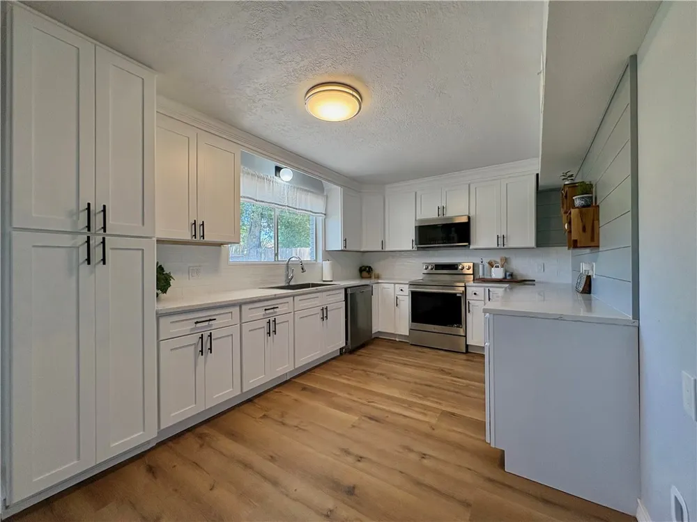 221 Ghent Place Portland, TX 78374