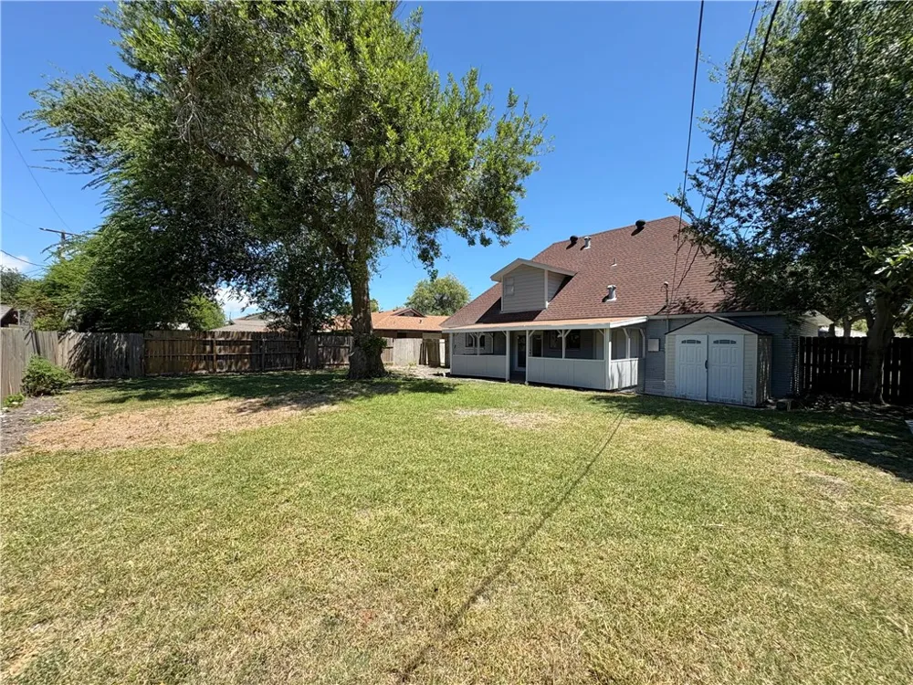 221 Ghent Place Portland, TX 78374