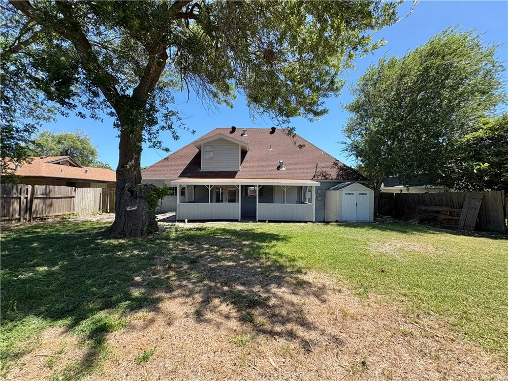 221 Ghent Place Portland, TX 78374