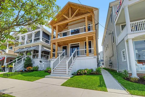 1135 West Ave