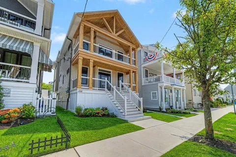 1135 West Ave