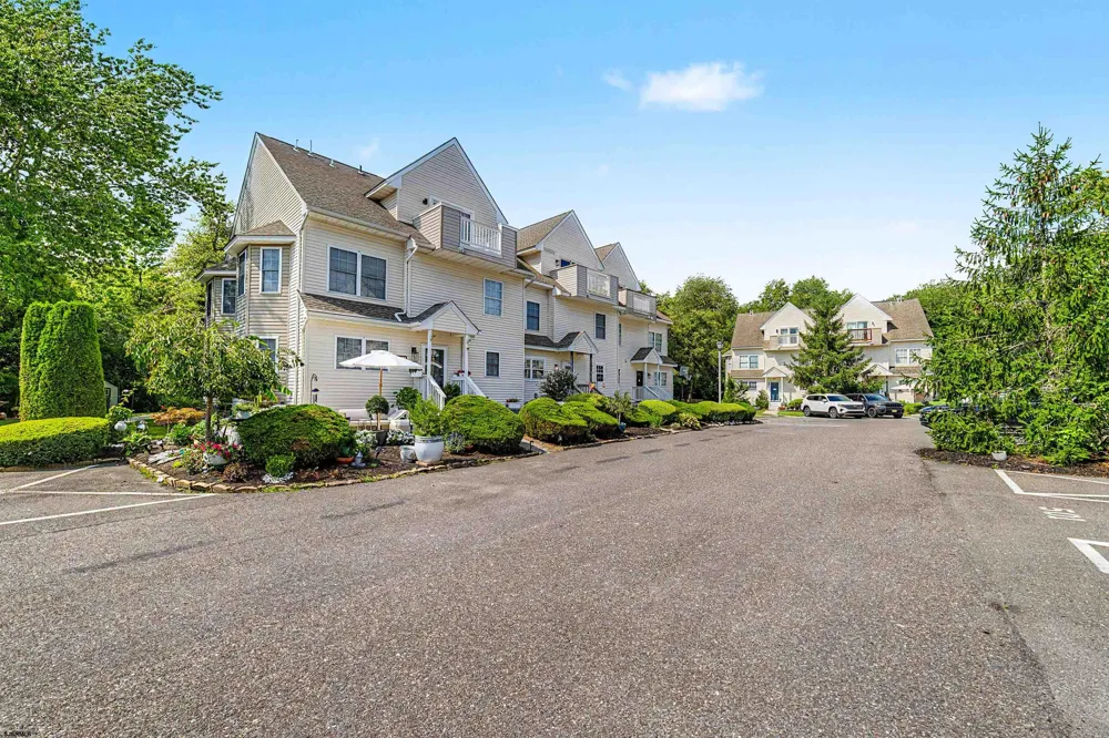 202 Maxwell Ct Egg Harbor Township, NJ 08234
