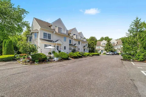 202 Maxwell Ct